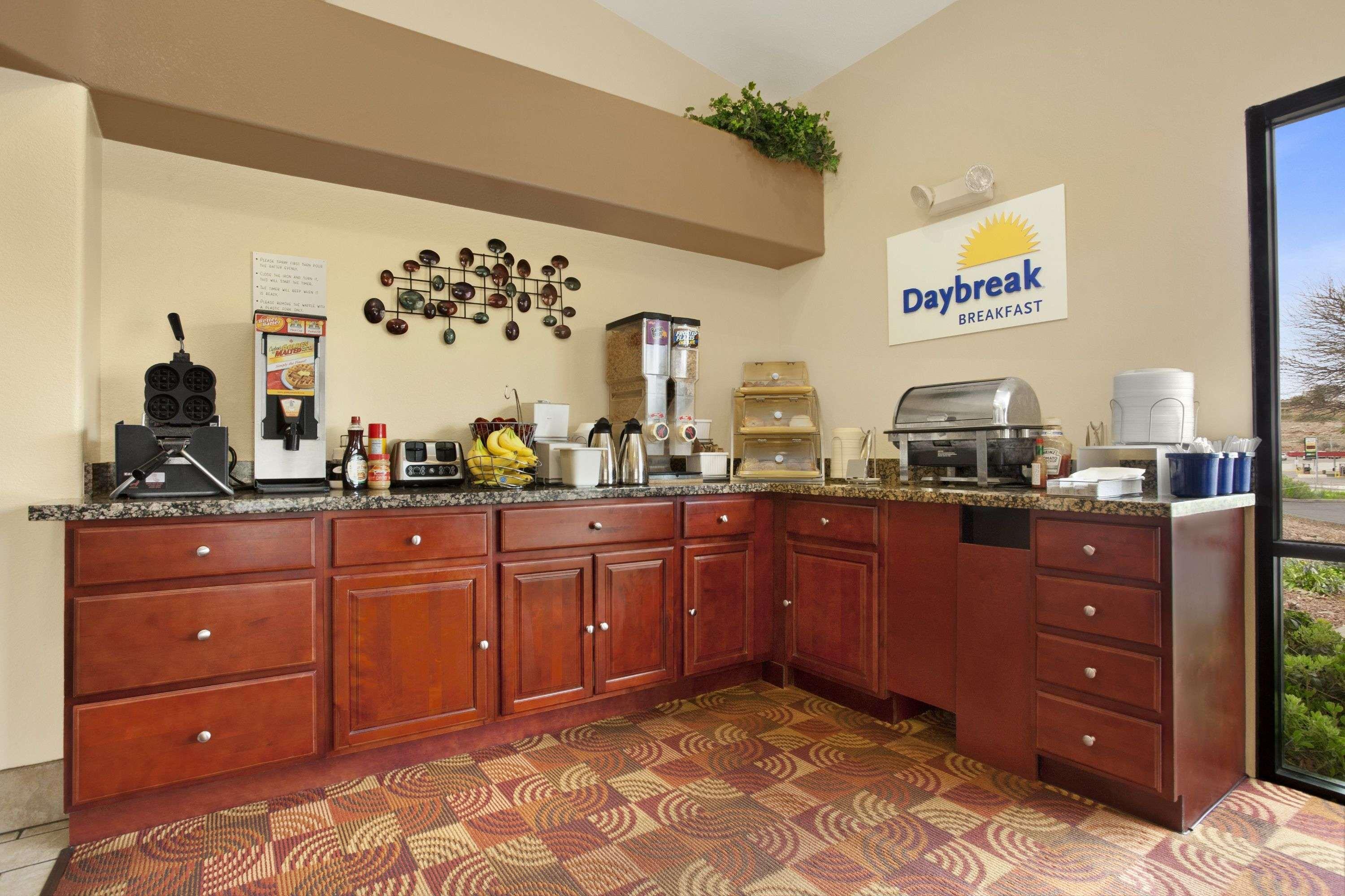 Days Inn By Wyndham Глоуб Екстер'єр фото